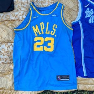 Lebron James jersey